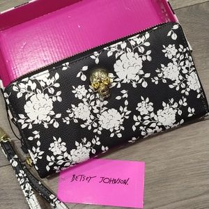 NWT Betsey Johnson black & white floral wallet with skull